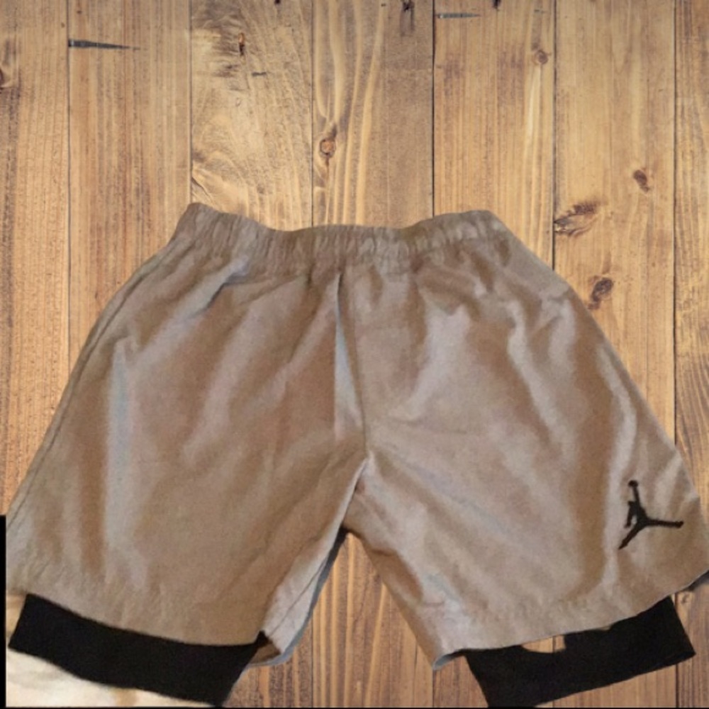 Boys Jordan lined running shorts